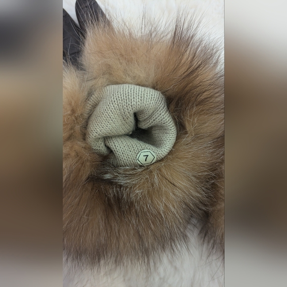 Vintage Hungarian Silver Fox and Leather Gloves - Picture 10 of 14